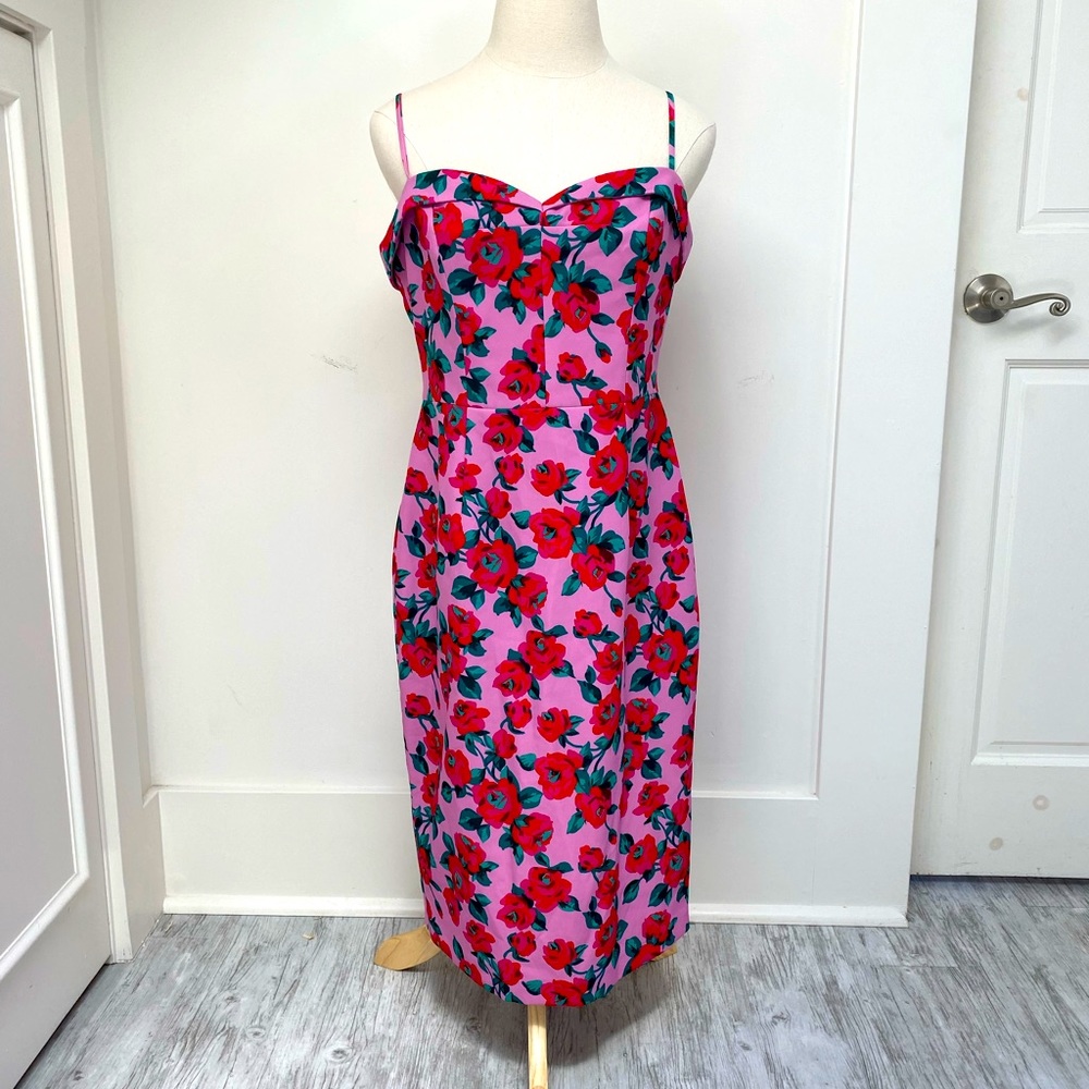 Perfect for spring! Size 10 floral midi dress by Black Halo. Dress it ⬆️ or ⬇️